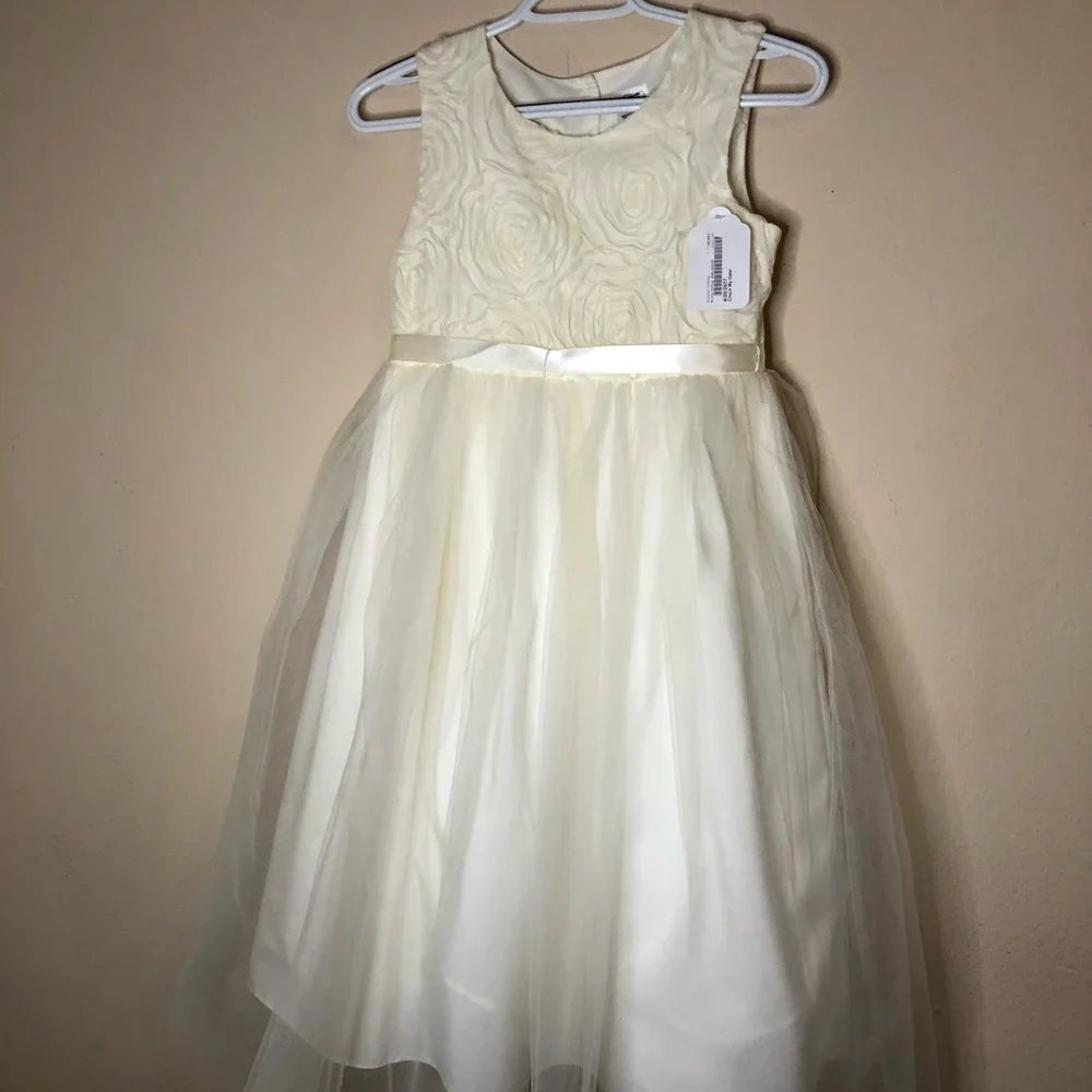 🎉🎉Host Pick!🎉🎉Flower Girl Tevolio Ivory Roses Tulle Dress - Picture 1 of 16